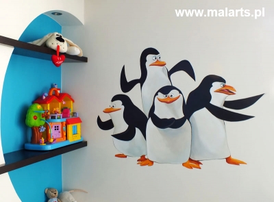 Kraków - Dekoracyjne malowidło pingwinów z Madagaskaru